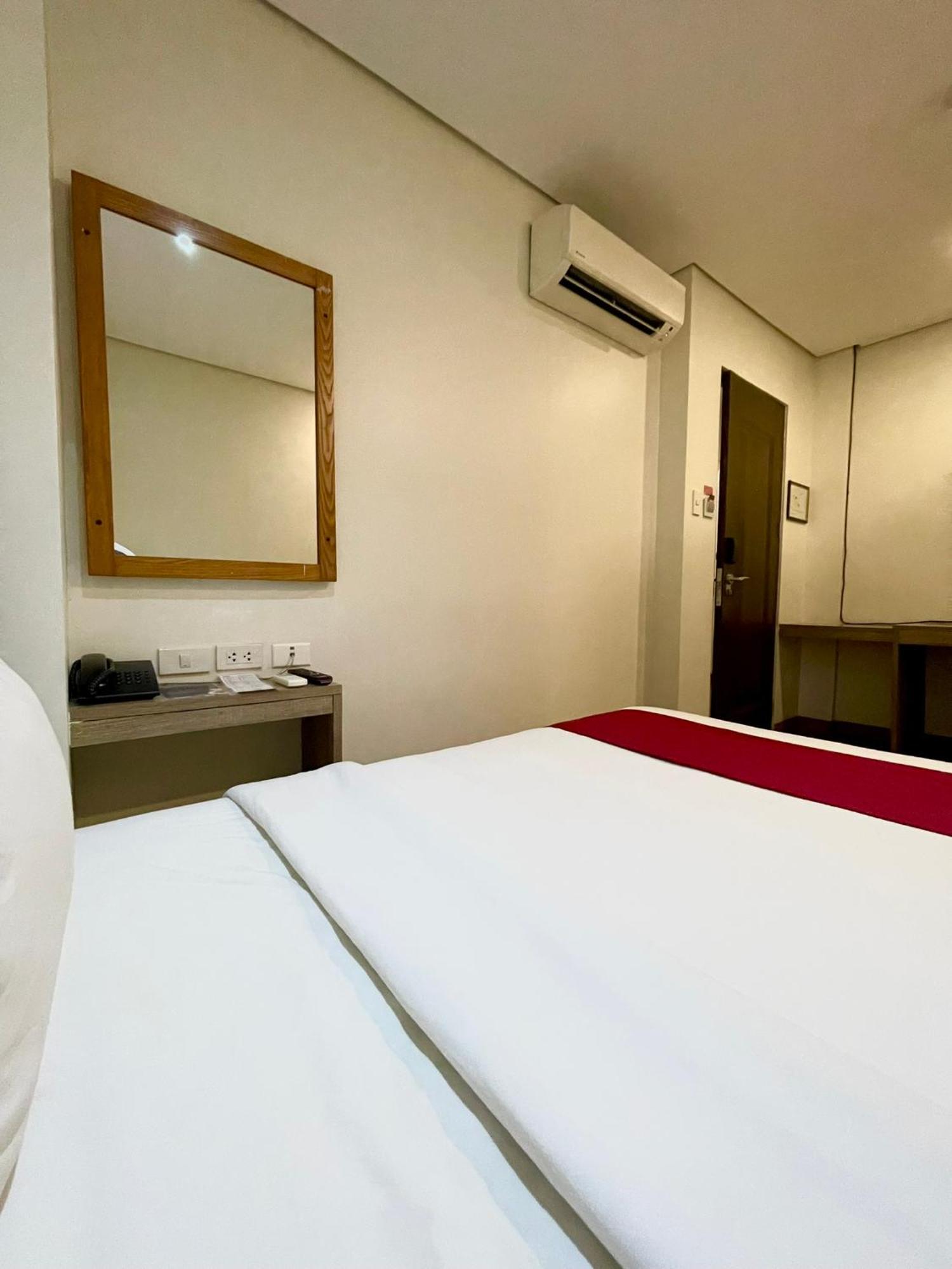 Airo Hotel Manila Zewnętrze zdjęcie